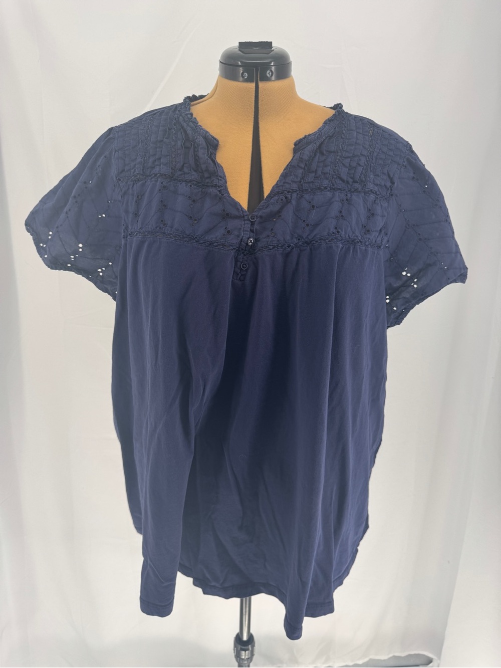 Lane Bryant Navy Eyelet Yoke Short Sleeve Blouse 0151